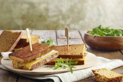 croque van peperkoek met witloof en kaas